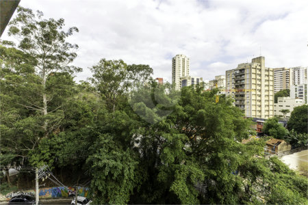 Apartamento à venda ou para alugar com 1 suíte em Jardim das Bandeiras, São Paulo, SP