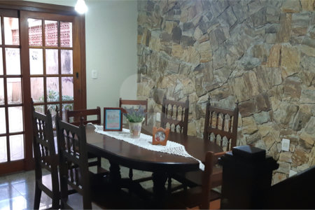 Sobrado à venda com 7 quartos, sendo 2 suítes, em Jardim Marajoara, São Paulo, SP