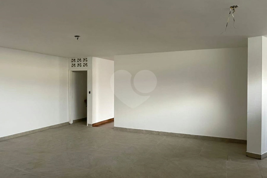 Casa à venda com 3 quartos, sendo 2 suítes, em Jardim Leonor Mendes de Barros, São Paulo, SP