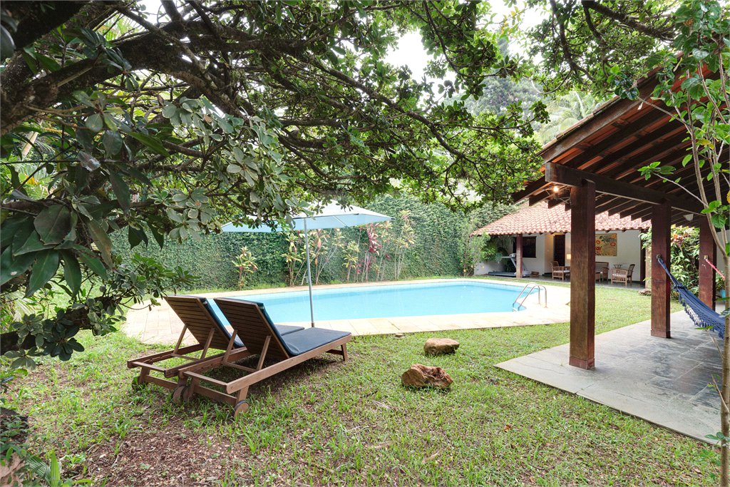 Casa Térrea à venda com 4 quartos, sendo 2 suítes, em Alto da Boa Vista, São Paulo, SP