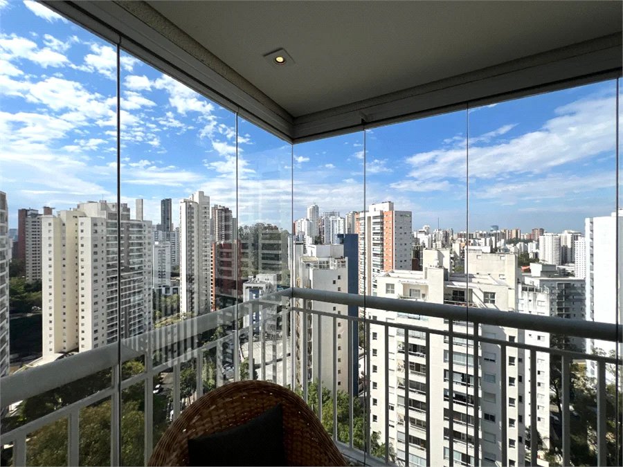 Apartamento à venda com 3 quartos, sendo 1 suíte, em Vila Andrade, São Paulo, SP