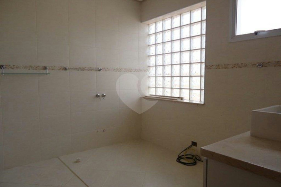 Sobrado à venda com 3 quartos, sendo 1 suíte, em Vila Irmãos Arnoni, São Paulo, SP