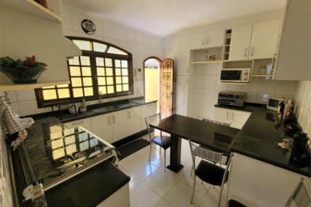 Sobrado à venda com 3 quartos, sendo 1 suíte, em Vila dos Remédios, São Paulo, SP