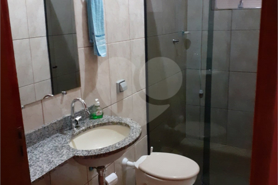 Sobrado à venda com 3 quartos em Jardim Presidente Dutra, Guarulhos, SP