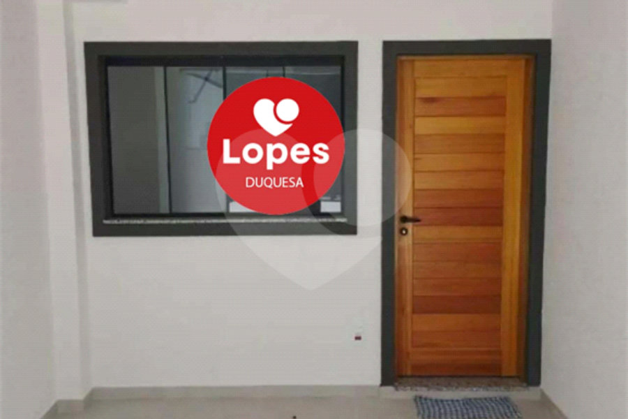 Sobrado à venda com 3 quartos, sendo 1 suíte,  em Jardim Maristela, São Paulo, SP