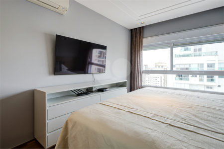 Apartamento à venda com 3 suítes em Campo Belo, São Paulo, SP