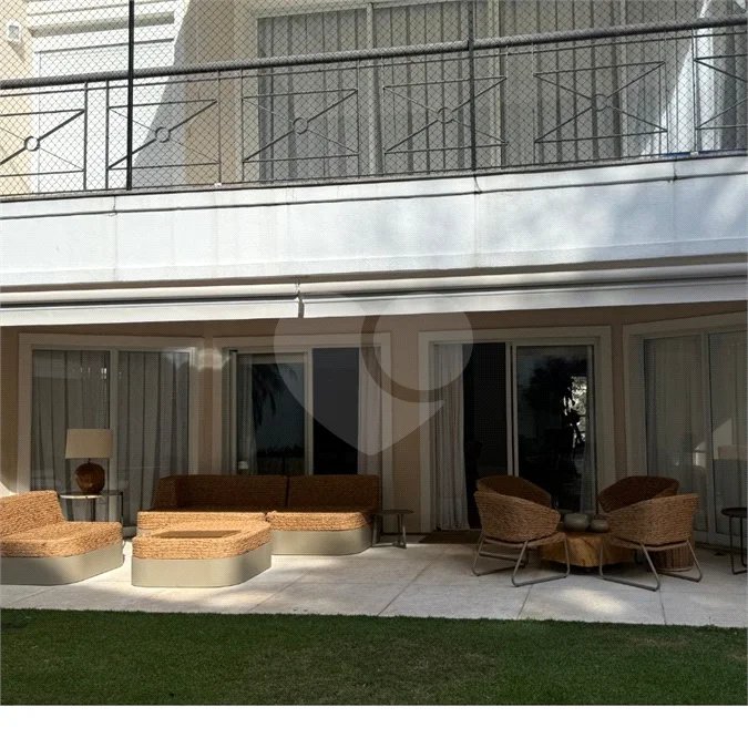 Casa à venda com 4 suítes no condomínio Vilas das Paineiras, São Paulo - SP