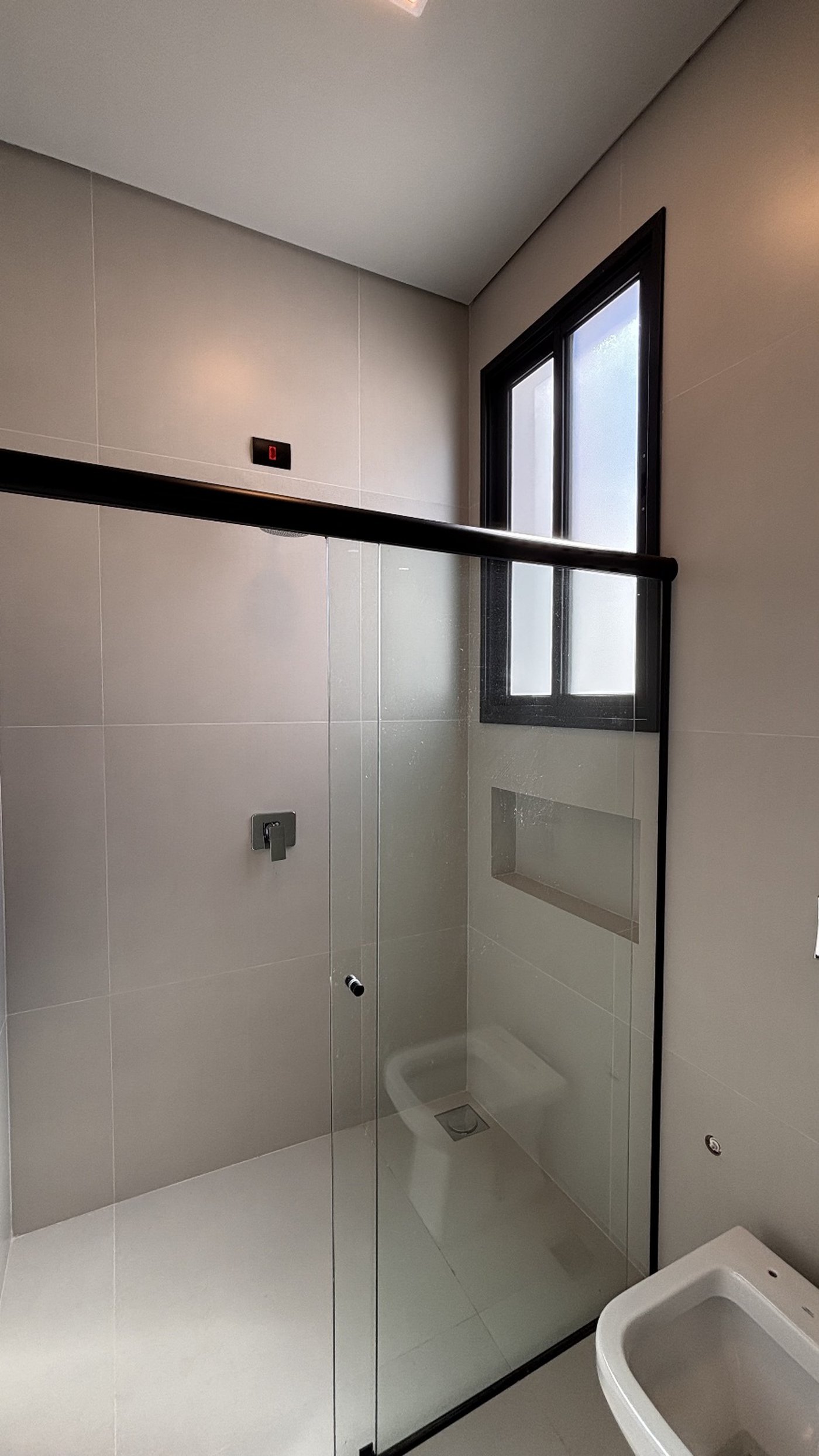 Casa à venda com 4 quartos, sendo 2 suítes, no condomínio Residencial Damha Belvedere, Presidente Prudente - SP