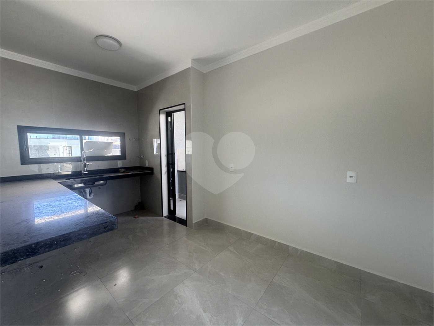 Casa à venda com 3 quartos, sendo 1 suíte, no condomínio Residencial Villagio Wanel, Sorocaba - SP