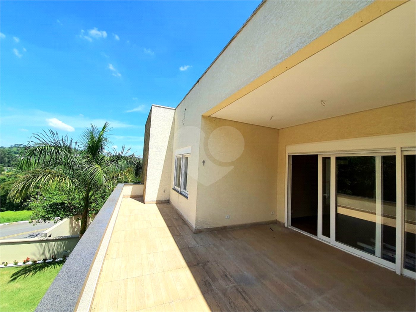 Casa à venda com 5 quartos, sendo 3 suítes, no condomínio Serra da Estrela, Atibaia - SP