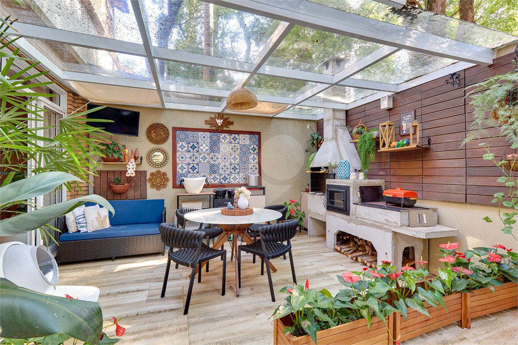 Casa à venda com 4 suítes no condomínio Vila Inglesa, São Paulo - SP
