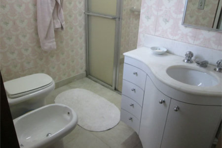 Casa à venda com 4 quartos, sendo 2 suítes,  em Jardim Guedala, São Paulo, SP
