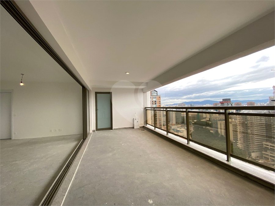 Apartamento à venda com 4 quartos, sendo 2 suítes,  em Perdizes, São Paulo, SP