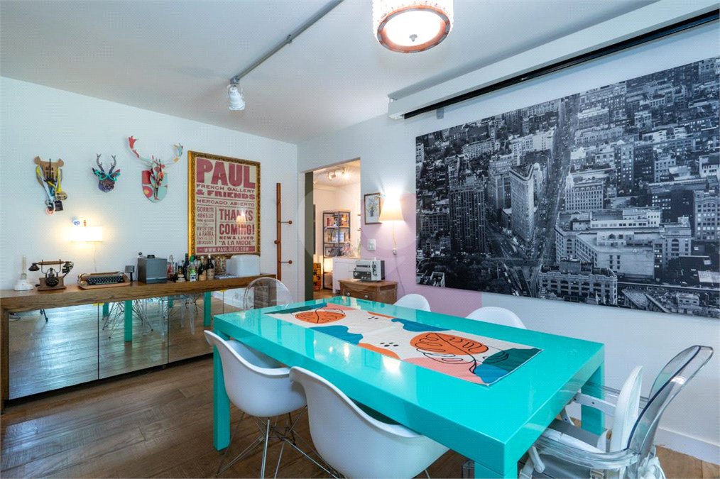 Apartamento à venda com 3 quartos, sendo 1 suíte, em Jardim Morumbi, São Paulo, SP