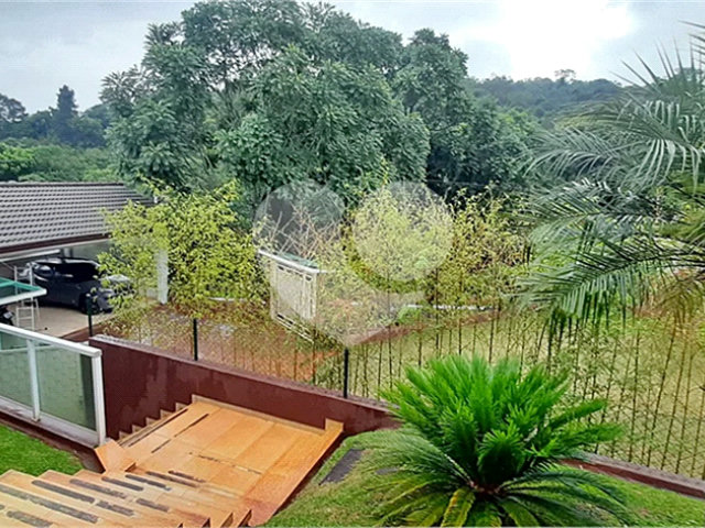 Casa à venda com 3 quartos, sendo 1 suíte,  no condomínio Suíça da Cantareira, Mairiporã - SP