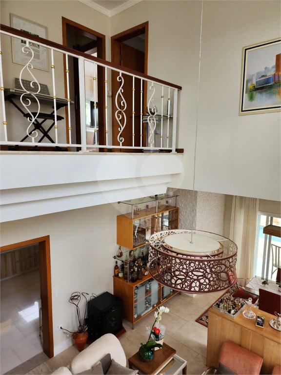 Casa à venda com 4 suítes no condomínio Pedra Grande, Atibaia - SP