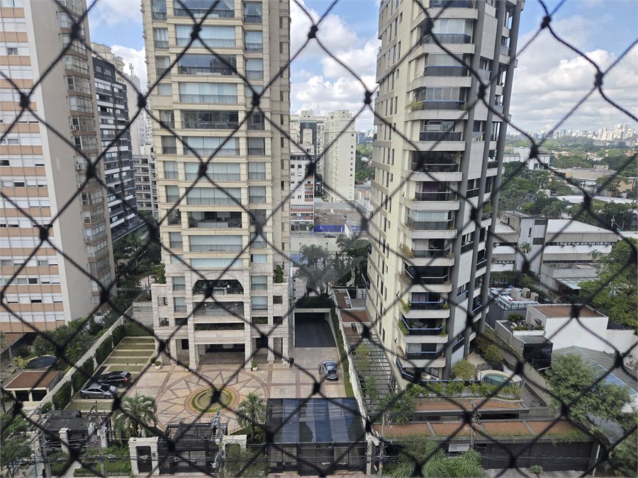 Apartamento à venda com 2 suítes em Cerqueira César, São Paulo, SP