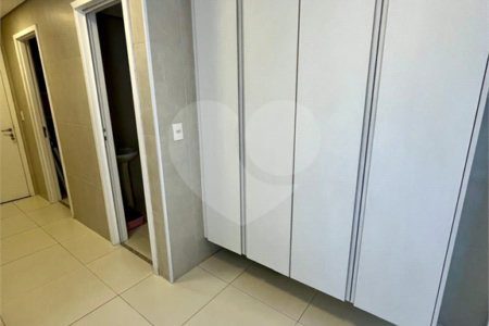 Apartamento à venda com 4 quartos, sendo 3 suítes, em Morumbi, São Paulo, SP
