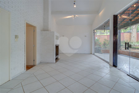 Casa Térrea à venda ou para alugar com 5 quartos, sendo 1 suíte, em Jardim Marajoara, São Paulo, SP
