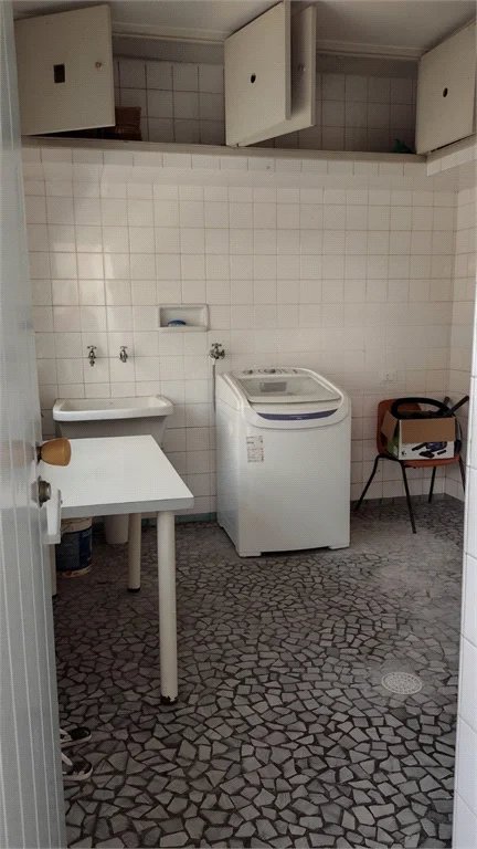 Casa à venda com 4 suítes em Vila Pirajussara, São Paulo, SP