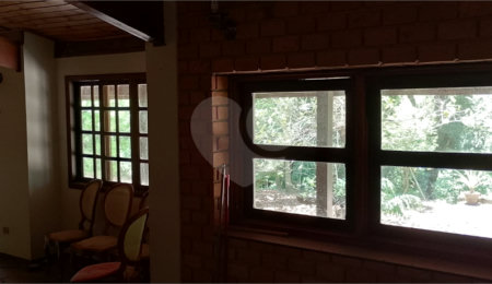 Chácara à venda com 4 quartos em Pinheirinho, Atibaia, SP