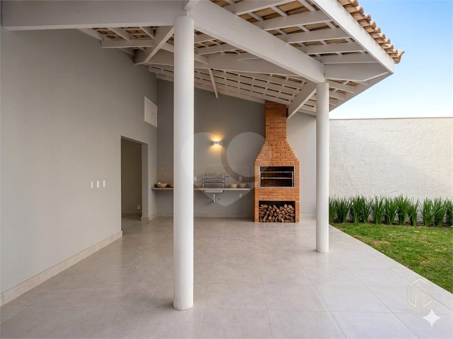 Casa à venda com 3 quartos, sendo 1 suíte, no condomínio Grape Village, Vinhedo - SP