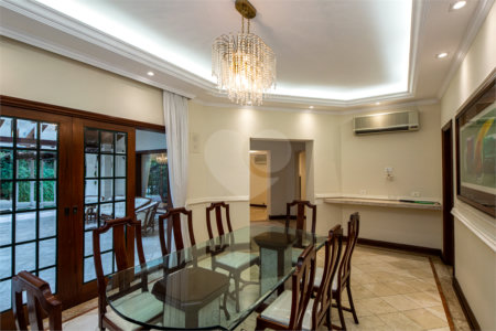 Casa à venda com 4 suítes no condomínio Chácara Flora, São Paulo - SP