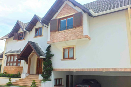 Casa à venda com 5 suítes no condomínio Vilaggio Monte Alegre, São Paulo - SP