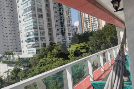 Apartamento à venda com 2 suítes em Campo Belo, São Paulo, SP