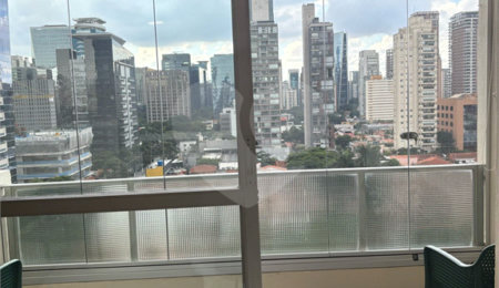 Apartamento à venda com 3 quartos, sendo 1 suíte, em Vila Nova Conceição, São Paulo, SP