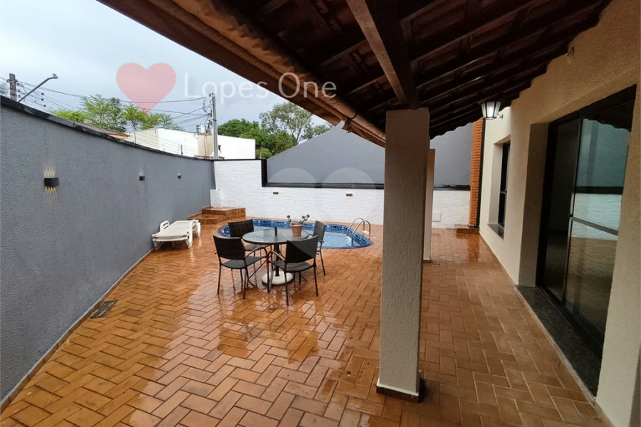 Casa à venda com 3 quartos, sendo 2 suítes, no condomínio Filipe de Vitry, São Paulo - SP