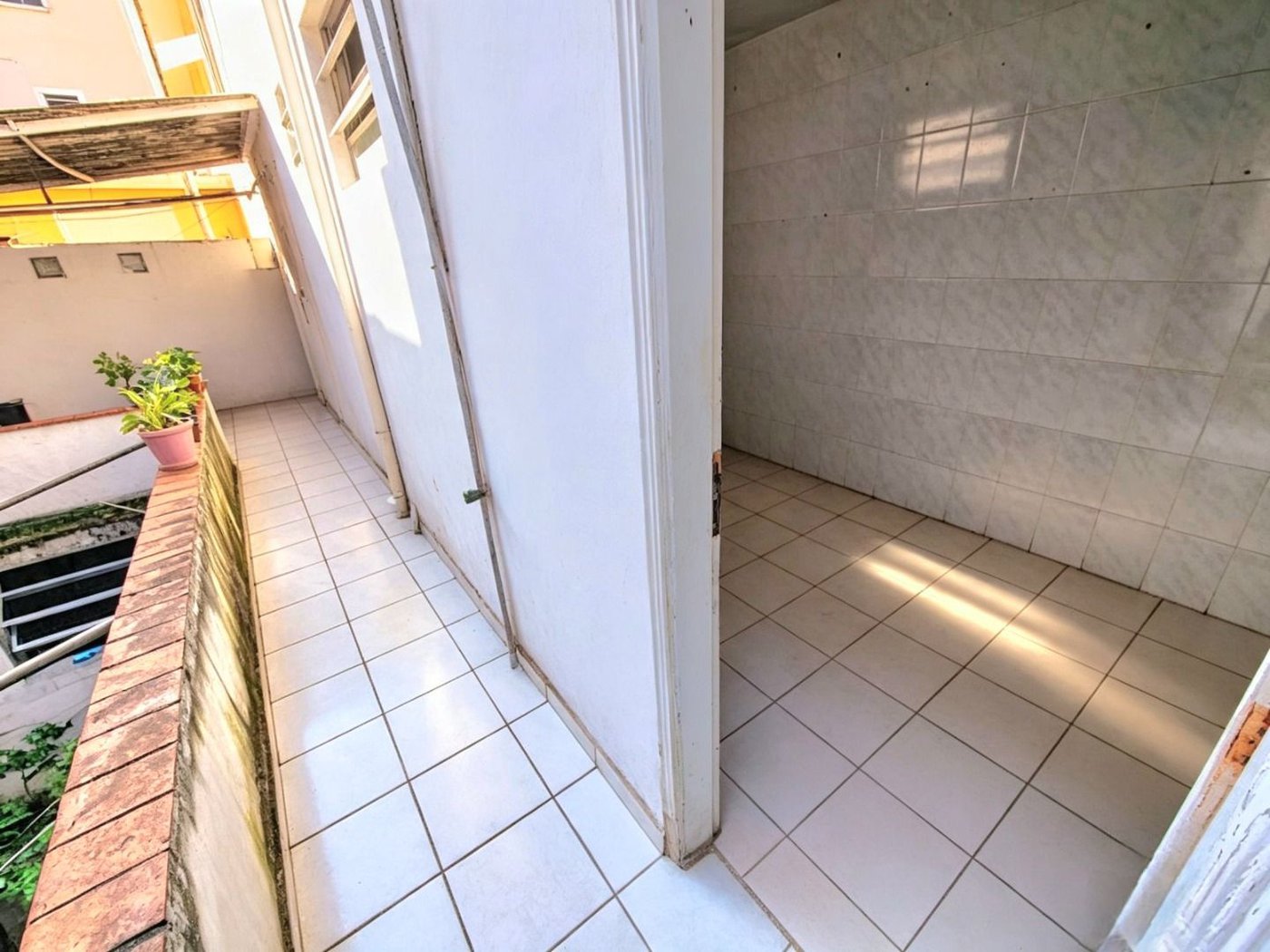 Casa com 3 dormitórios à venda, 119 m² por R$ 689.000,00 - Pompéia - Santos/SP
