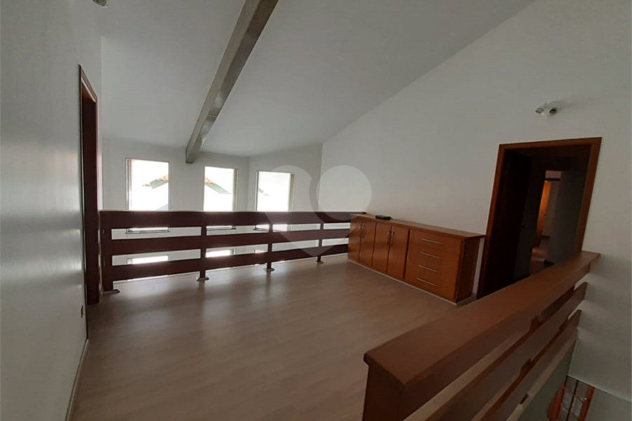 Sobrado à venda com 4 quartos, sendo 2 suítes,  em Tremembé, São Paulo, SP