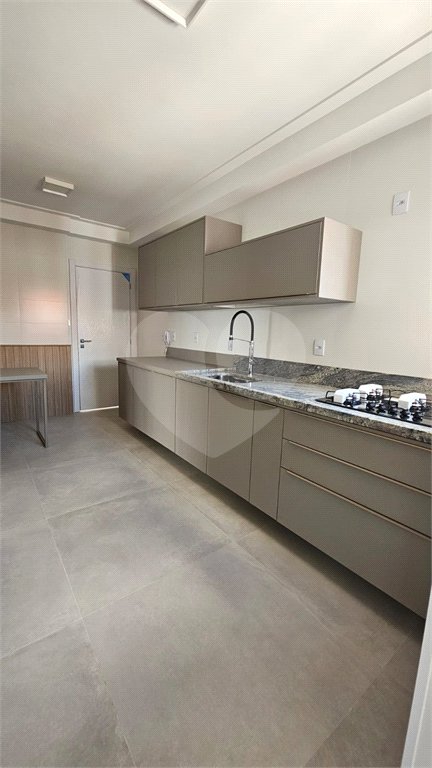 Apartamento à venda com 3 suítes em Urbanova, São José dos Campos, SP