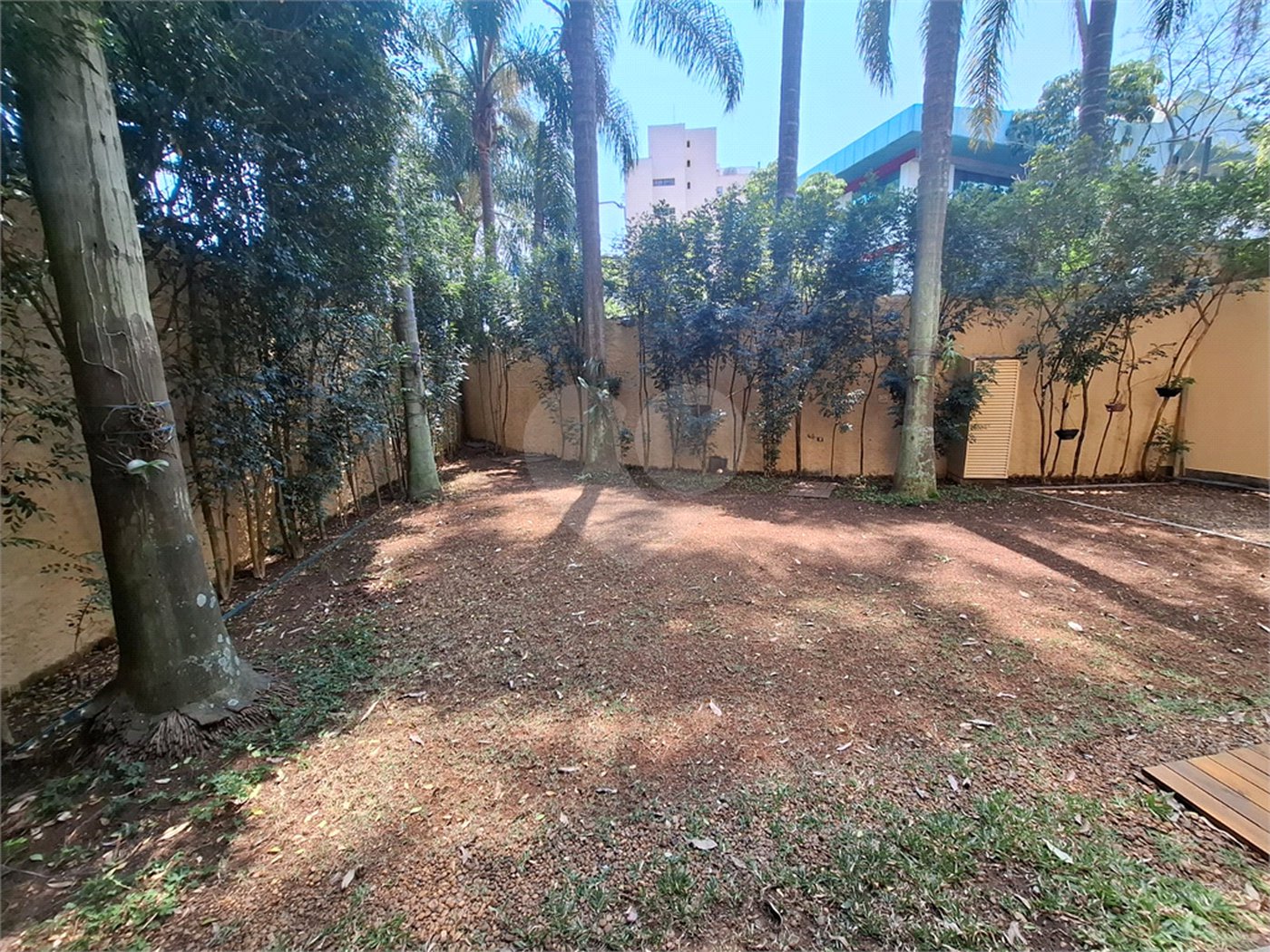 Casa para alugar com 4 quartos, sendo 2 suítes, no condomínio Palm Garden, São Paulo - SP