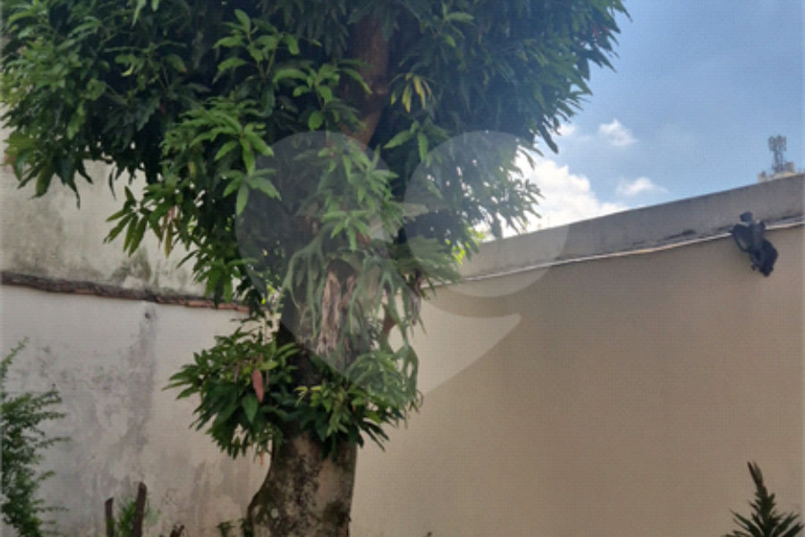 Casa à venda com 4 quartos, sendo 3 suítes, no condomínio Chácara das Rosas, São Paulo - SP