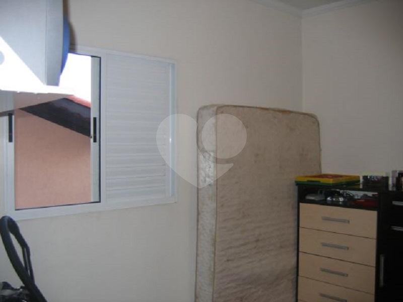 Casa à venda com 3 quartos, sendo 1 suíte, no condomínio Residencial Maracujás, São Paulo - SP