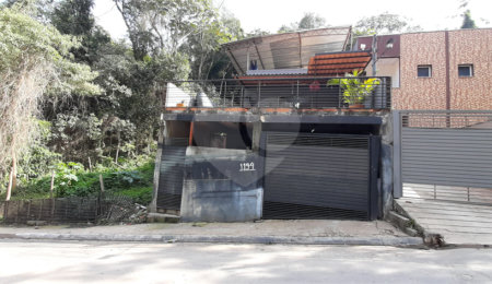 Sobrado à venda com 3 quartos, sendo 1 suíte, em Serra da Cantareira, Mairiporã, SP