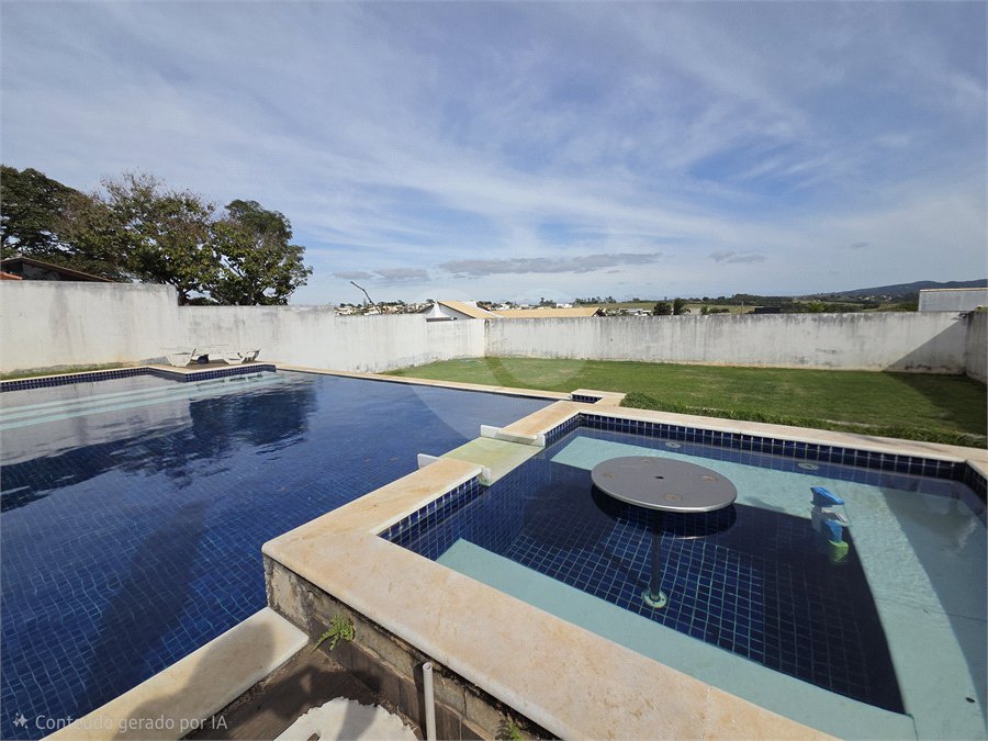 Casa à venda com 4 quartos, sendo 1 suíte, no condomínio Village Ipanema 2, Araçoiaba da Serra - SP