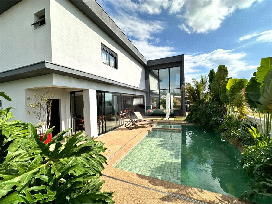 Casa à venda com 3 suítes no condomínio Villas do Golfe, Itu - SP