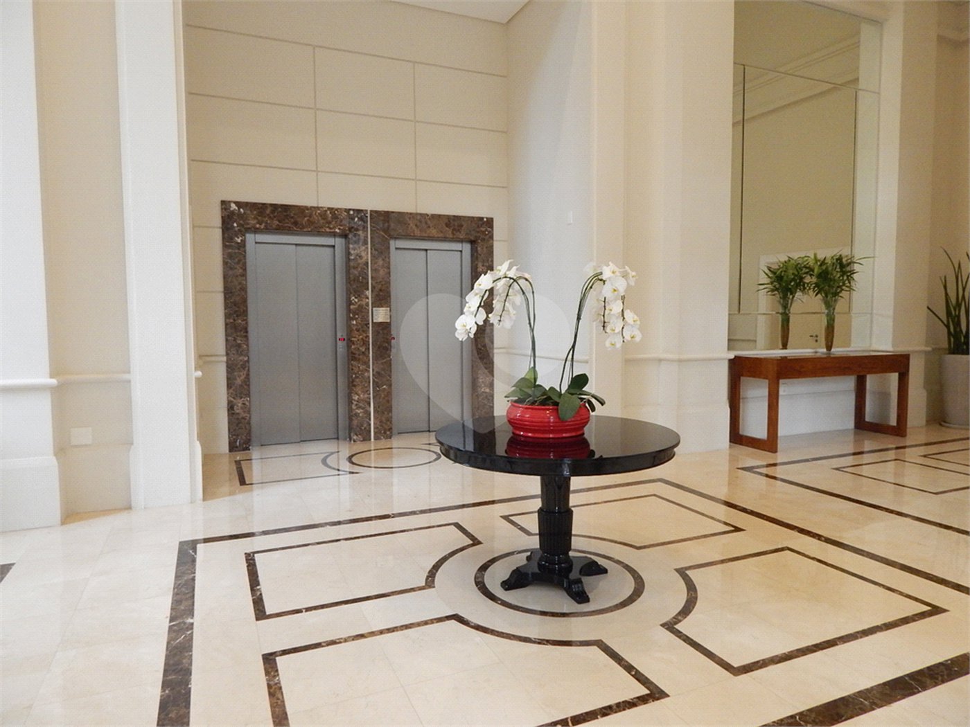 Apartamento à venda com 4 suítes em Moema, São Paulo, SP