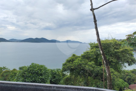 Casa à venda com 4 suítes em Praia Vermelha, Ubatuba, SP