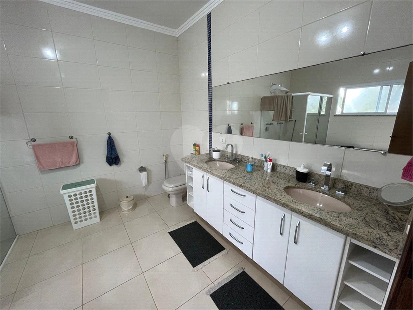 Casa à venda com 3 quartos, sendo 1 suíte, no condomínio Lago da Serra, Araçoiaba da Serra - SP