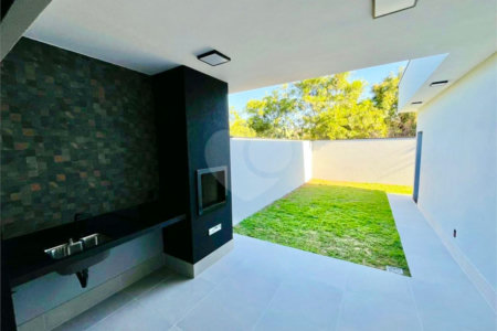 Casa à venda com 3 quartos, sendo 1 suíte,  no condomínio Cerejeiras, Araçoiaba da Serra - SP