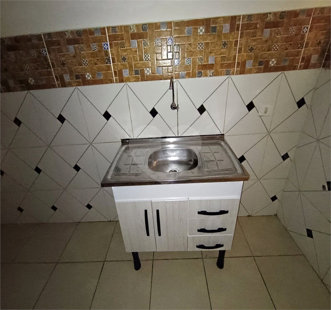 Casa para alugar com 1 quarto no condomínio Cond R Claudio Rodrigues Lopes, São Paulo - SP