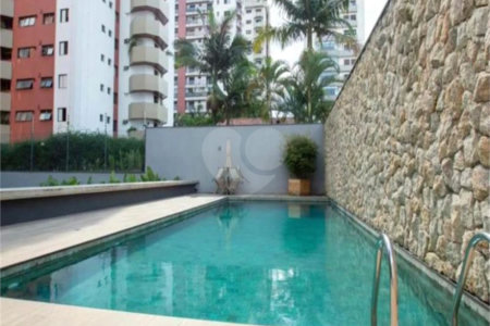 Apartamento à venda com 3 quartos, sendo 2 suítes, em Campo Belo, São Paulo, SP