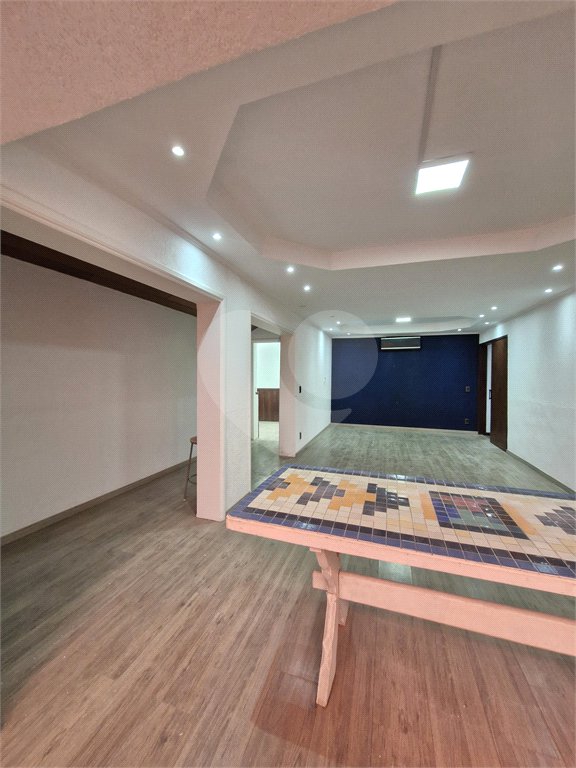 Casa à venda ou para alugar com 5 quartos, sendo 4 suítes,  em Santa Rosa, Vinhedo, SP