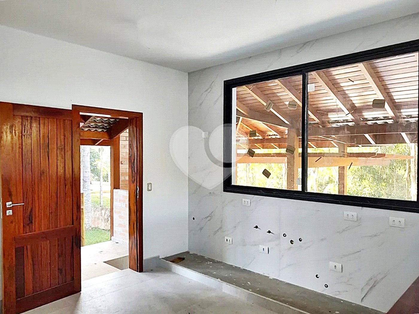 Casa à venda com 4 quartos, sendo 3 suítes, no condomínio Cantareira, Mairiporã - SP
