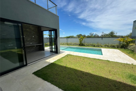 Casa à venda com 4 suítes no condomínio Villas do Golf, Itu - SP