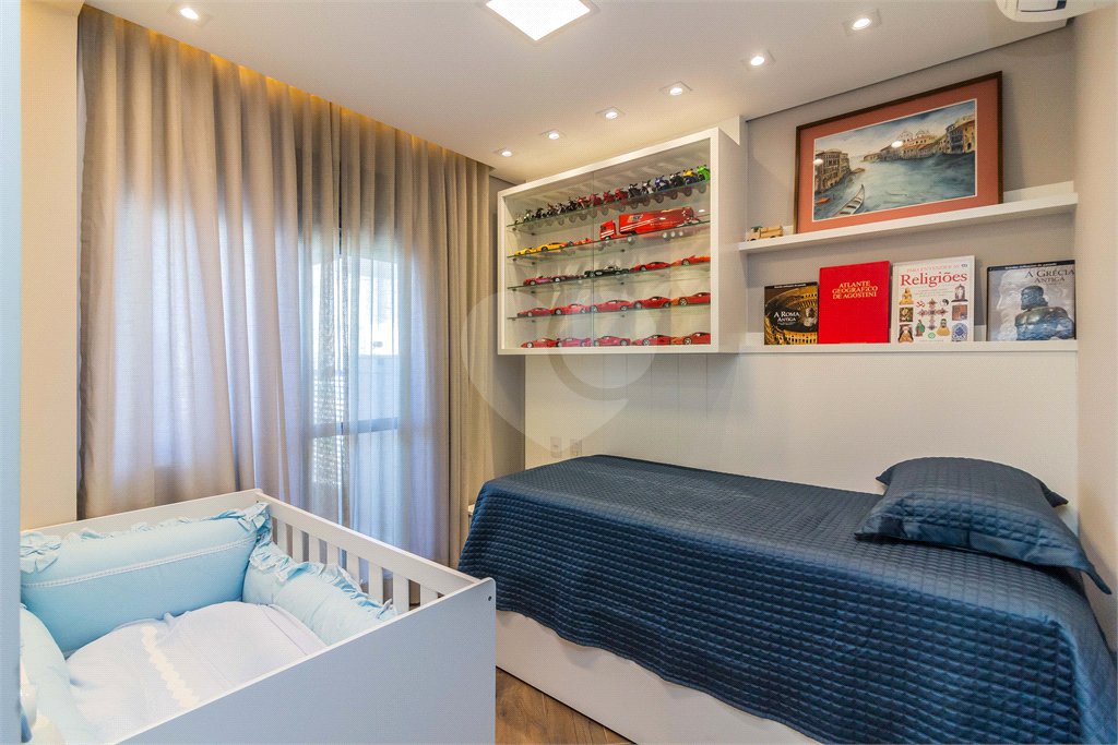 Apartamento à venda com 3 suítes em Vila Gumercindo, São Paulo, SP